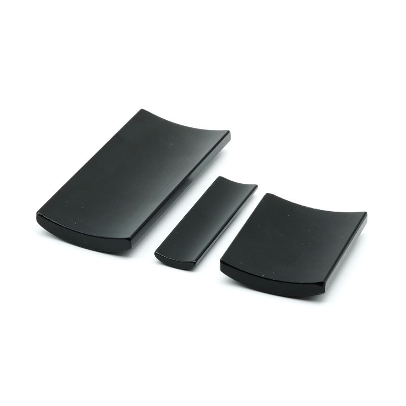 آهنربای دائم قوس/کاشی/بخش